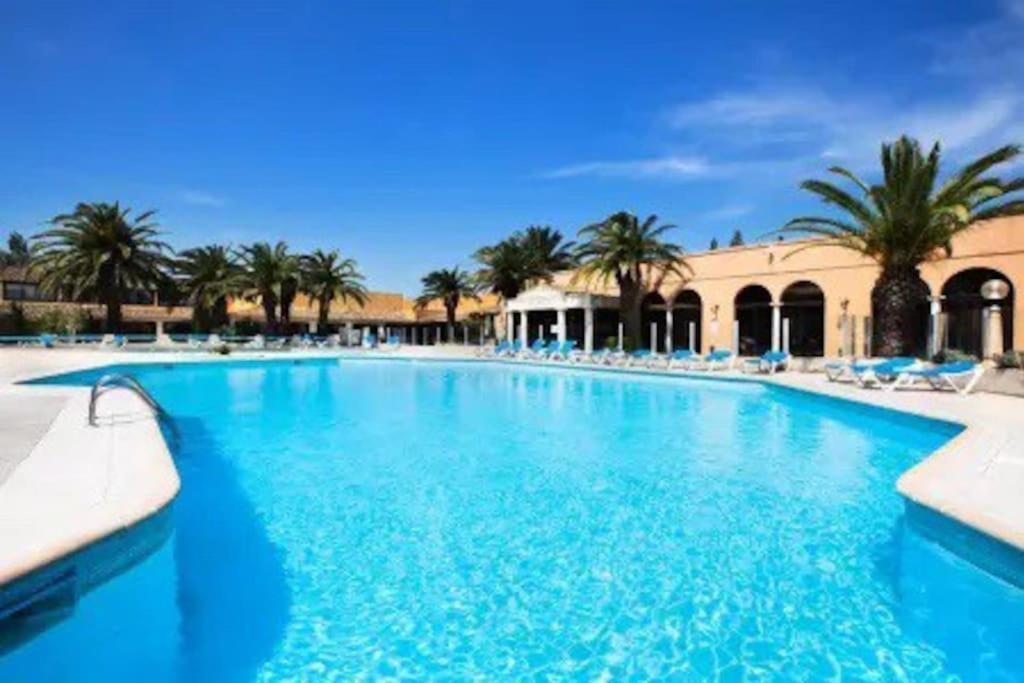 Appartement Residence Vacances Amandier Arles Esterno foto