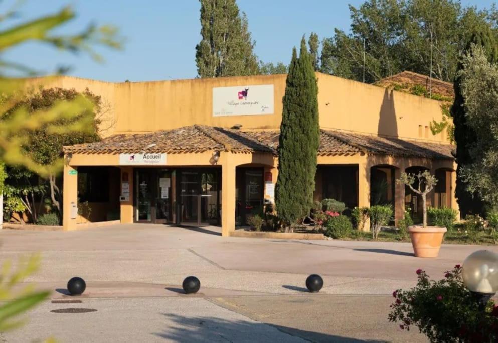 Appartement Residence Vacances Amandier Arles Esterno foto