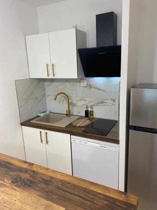 Appartement Residence Vacances Amandier Arles Esterno foto